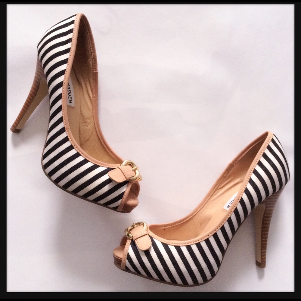 NEW Steve Madden LOCKD platform peep toe pump